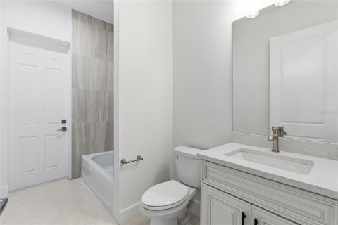 House in Port Charlotte, Florida 3 bedrooms, 138.05 sq.m. № 2166085 - photo 22