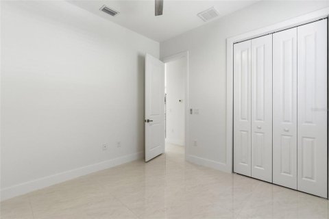 House in Port Charlotte, Florida 3 bedrooms, 138.05 sq.m. № 2166085 - photo 25