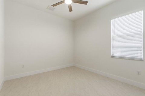 House in Port Charlotte, Florida 3 bedrooms, 138.05 sq.m. № 2166085 - photo 20