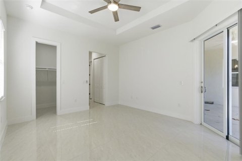 House in Port Charlotte, Florida 3 bedrooms, 138.05 sq.m. № 2166085 - photo 16