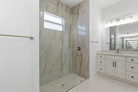 House in Port Charlotte, Florida 3 bedrooms, 138.05 sq.m. № 2166085 - photo 19
