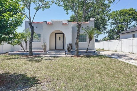 House in Lakeland, Florida 3 bedrooms, 128.21 sq.m. № 1750517 - photo 1