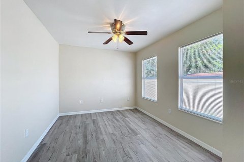 House in Lakeland, Florida 3 bedrooms, 128.21 sq.m. № 1750517 - photo 13