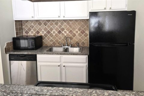 Townhouse in Plant City, Florida 2 bedrooms, 83.24 sq.m. № 1775695 - photo 9