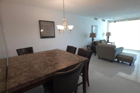Copropriété à louer à Pompano Beach, Floride: 2 chambres, 102.19 m2 № 2414231 - photo 6