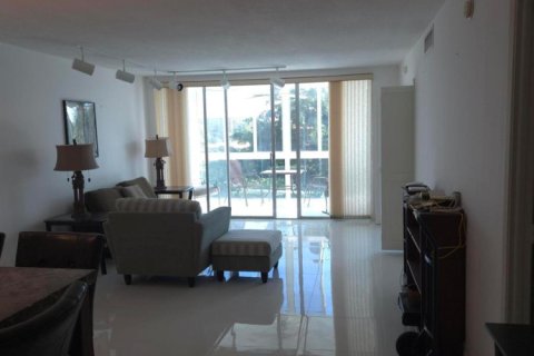 Copropriété à louer à Pompano Beach, Floride: 2 chambres, 102.19 m2 № 2414231 - photo 5