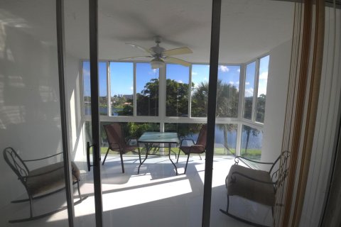 Copropriété à louer à Pompano Beach, Floride: 2 chambres, 102.19 m2 № 2414231 - photo 8