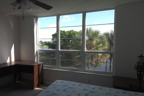 Copropriété à louer à Pompano Beach, Floride: 2 chambres, 102.19 m2 № 2414231 - photo 13