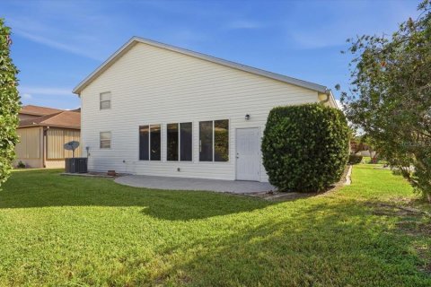 House in Polk City, Florida 2 bedrooms, 154.22 sq.m. № 2323988 - photo 6