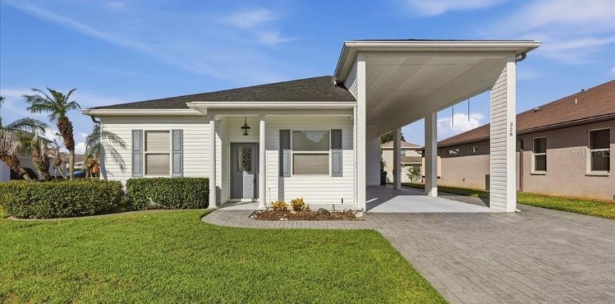 House in Polk City, Florida 2 bedrooms, 154.22 sq.m. № 2323988