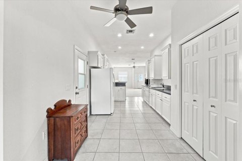House in Polk City, Florida 2 bedrooms, 154.22 sq.m. № 2323988 - photo 18