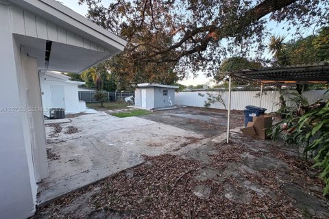 Casa en alquiler en Miami Gardens, Florida, 3 dormitorios, 104.52 m2 № 1987980 - foto 21