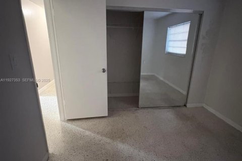 Casa en alquiler en Miami Gardens, Florida, 3 dormitorios, 104.52 m2 № 1987980 - foto 14