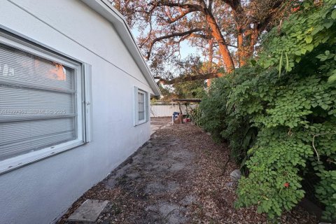 Casa en alquiler en Miami Gardens, Florida, 3 dormitorios, 104.52 m2 № 1987980 - foto 20