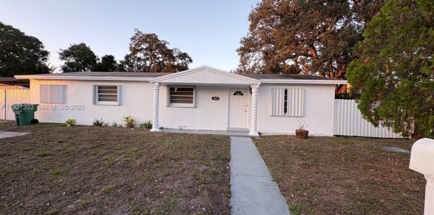 Casa en Miami Gardens, Florida 3 dormitorios, 104.52 m2 № 1987980