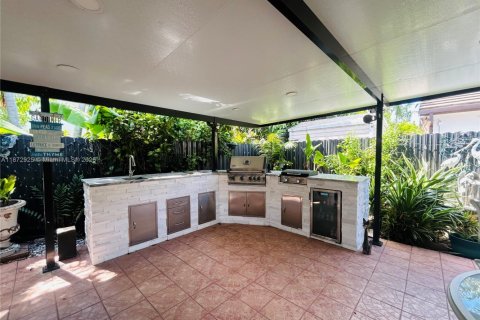 Купить виллу или дом в Майами, Флорида 3 спальни, 152.82м2, № 1923005 - фото 16