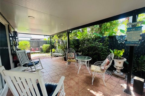 Купить виллу или дом в Майами, Флорида 3 спальни, 152.82м2, № 1923005 - фото 17
