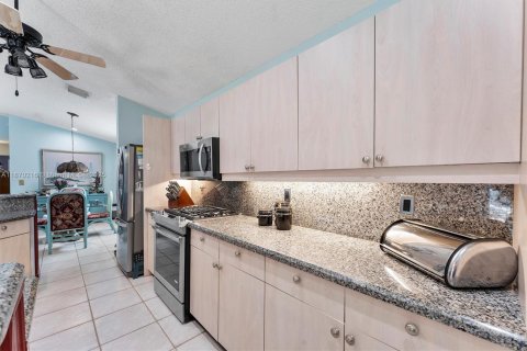 Villa ou maison à vendre à Delray Beach, Floride: 3 chambres, 183.3 m2 № 1926028 - photo 4