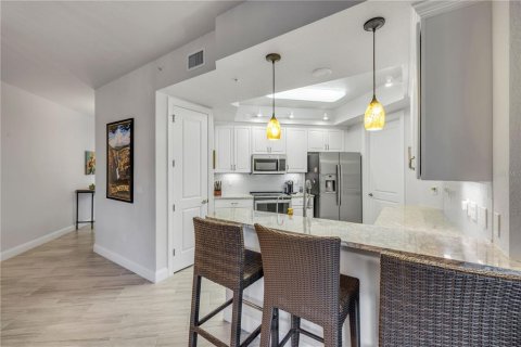 Condo in New Smyrna Beach, Florida, 2 bedrooms  № 1843614 - photo 14