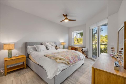 Condo in New Smyrna Beach, Florida, 2 bedrooms  № 1843614 - photo 6