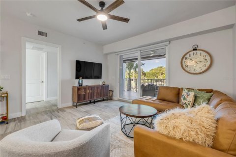 Condo in New Smyrna Beach, Florida, 2 bedrooms  № 1843614 - photo 10