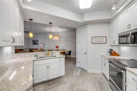 Condo in New Smyrna Beach, Florida, 2 bedrooms  № 1843614 - photo 16