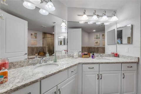 Condo in New Smyrna Beach, Florida, 2 bedrooms  № 1843614 - photo 21