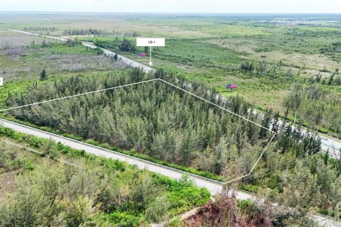 Commercial property in Miami-Dade, Florida № 2257593