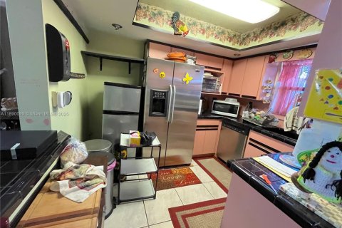 Villa ou maison à vendre à Hialeah, Floride: 2 chambres, 120.03 m2 № 1939084 - photo 7