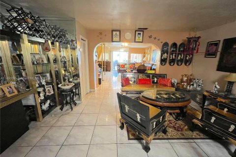 Villa ou maison à vendre à Hialeah, Floride: 2 chambres, 120.03 m2 № 1939084 - photo 12