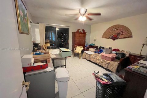 Villa ou maison à vendre à Hialeah, Floride: 2 chambres, 120.03 m2 № 1939084 - photo 30