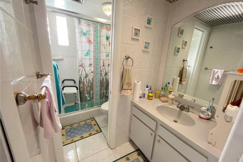 Villa ou maison à vendre à Hialeah, Floride: 2 chambres, 120.03 m2 № 1939084 - photo 18