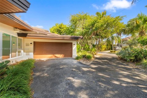 Casa en venta en Coral Gables, Florida, 3 dormitorios, 236.9 m2 № 2032039 - foto 3