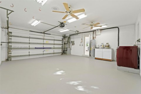 Casa en venta en Coral Gables, Florida, 3 dormitorios, 236.9 m2 № 2032039 - foto 17