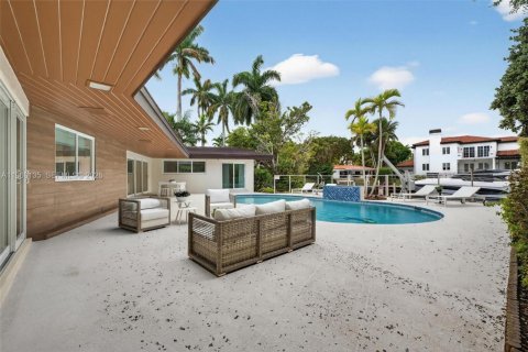 Villa ou maison à vendre à Coral Gables, Floride: 3 chambres, 236.9 m2 № 2032039 - photo 29
