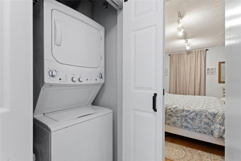 House in Polk City, Florida 1 bedroom, 109.62 sq.m. № 2135094 - photo 11