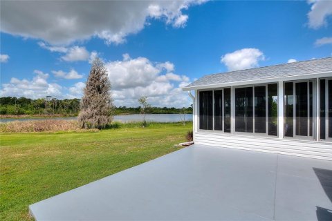 House in Polk City, Florida 1 bedroom, 109.62 sq.m. № 2135094 - photo 4