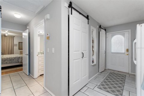 House in Polk City, Florida 1 bedroom, 109.62 sq.m. № 2135094 - photo 6