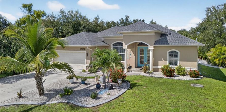 Casa en Port Charlotte, Florida 3 dormitorios, 169.27 m2 № 1904767