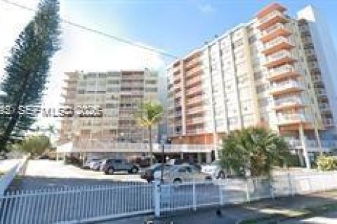 Condominio en alquiler en North Miami Beach, Florida, 1 dormitorio, 73.39 m2 № 2177867 - foto 20