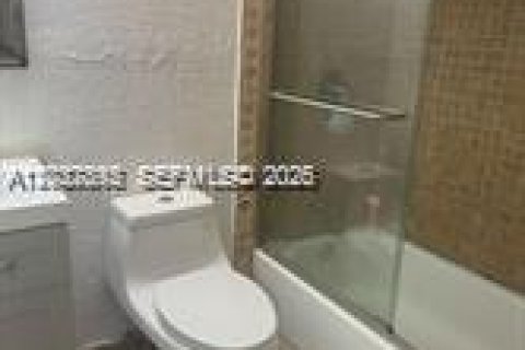 Condominio en alquiler en North Miami Beach, Florida, 1 dormitorio, 73.39 m2 № 2177867 - foto 13