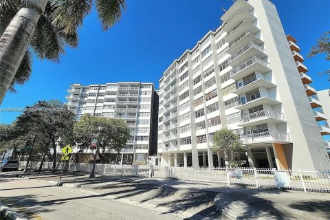 Condominio en North Miami Beach, Florida, 1 dormitorio № 2177867