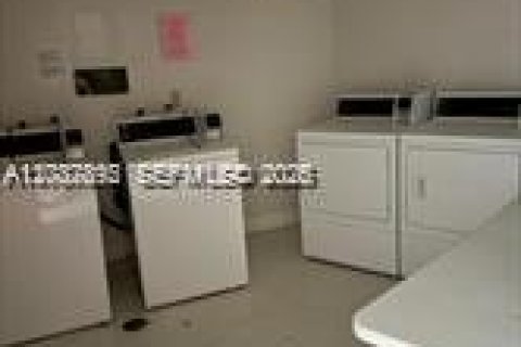 Condominio en alquiler en North Miami Beach, Florida, 1 dormitorio, 73.39 m2 № 2177867 - foto 16