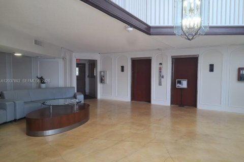 Condominio en alquiler en North Miami Beach, Florida, 1 dormitorio, 73.39 m2 № 2177867 - foto 4