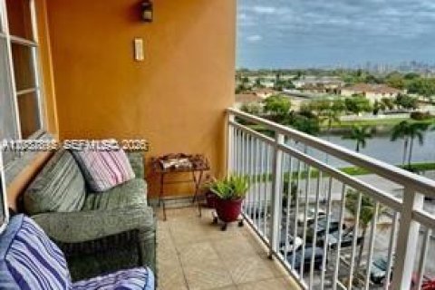 Condominio en alquiler en North Miami Beach, Florida, 1 dormitorio, 73.39 m2 № 2177867 - foto 10