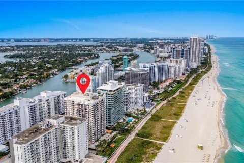 Copropriété à vendre à Miami Beach, Floride: 2 chambres, 130.99 m2 № 1990058 - photo 7