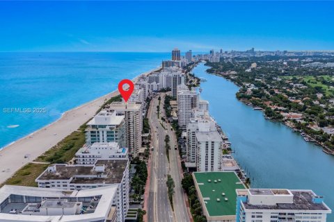 Copropriété à vendre à Miami Beach, Floride: 2 chambres, 130.99 m2 № 1990058 - photo 9