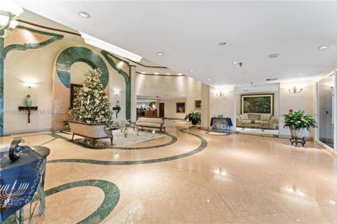Copropriété à vendre à Miami Beach, Floride: 2 chambres, 130.99 m2 № 1990058 - photo 12