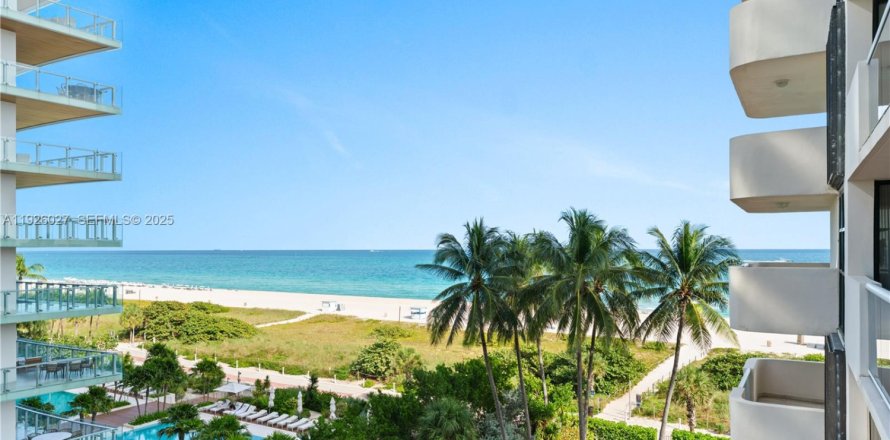 Condo à Miami Beach, Floride, 2 chambres  № 1990058