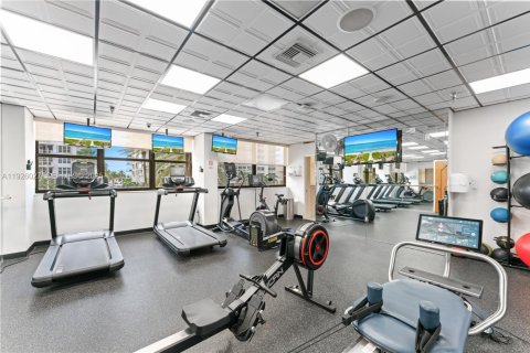 Copropriété à vendre à Miami Beach, Floride: 2 chambres, 130.99 m2 № 1990058 - photo 28